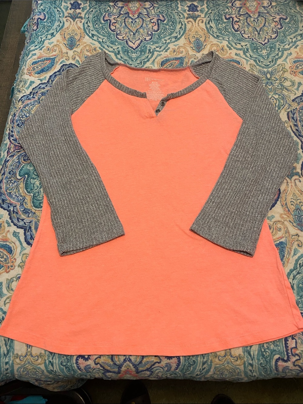 No Boundaries Coral and Gray Raglan 3 Quarter Sleeve Tee